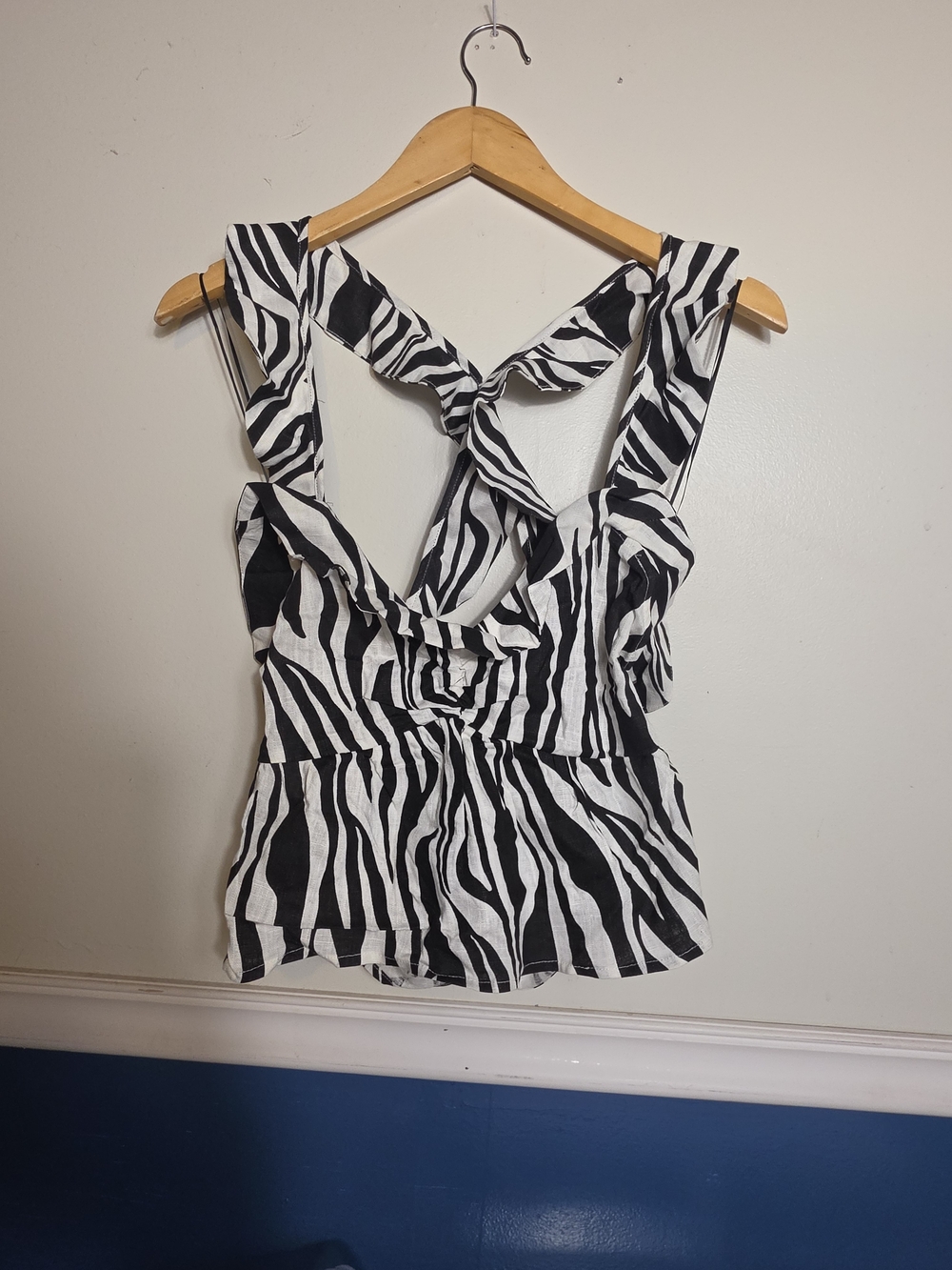 JJ’S Fairyland Zebra‑Print Tie‑Back Camisole Top – Black & White – M